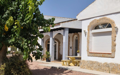 Revente - Maison de campagne -
Mon&oacute;var - Monovar