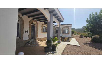 Revente - Maison de campagne -
Mon&oacute;var - Monovar