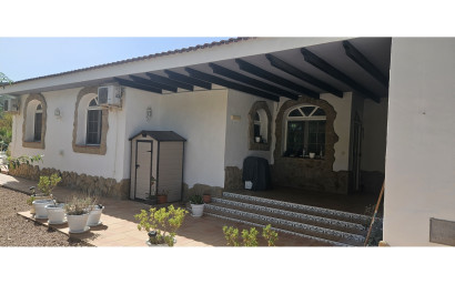 Revente - Maison de campagne -
Mon&oacute;var - Monovar