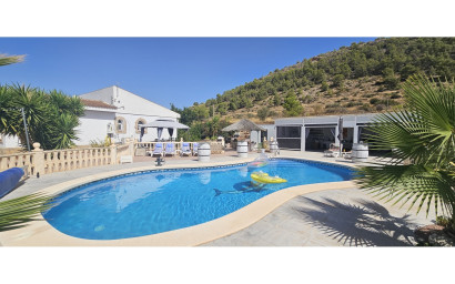 Revente - Maison de campagne -
Mon&oacute;var - Monovar