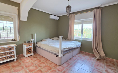 Herverkoop - Landhuis -
Elche - Costa Blanca