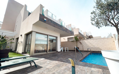 Herverkoop - Villa -
Villamartín - Costa Blanca
