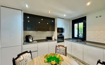 Resale - Apartment -
San Miguel de Salinas - Inland