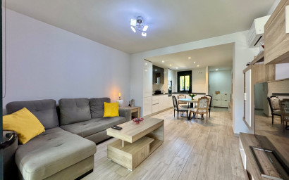 Resale - Apartment -
San Miguel de Salinas - Inland