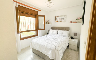 Revente - Maison mitoyenne -
Algorfa - Inland