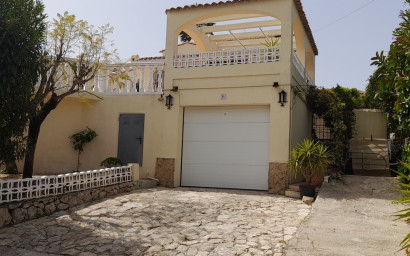 Revente - Villa -
Orba - Inland