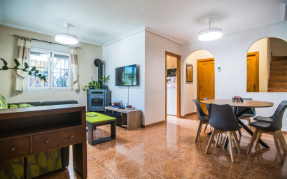 Herverkoop - Villa -
Entre Naranjos - Inland