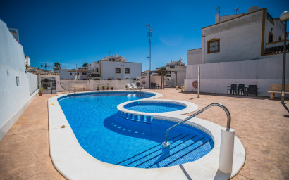 Herverkoop - Villa -
Entre Naranjos - Inland