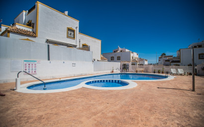 Herverkoop - Villa -
Entre Naranjos - Inland