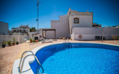 Herverkoop - Villa -
Entre Naranjos - Inland