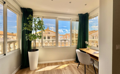 Herverkoop - Herenhuis -
Orihuela Costa - Costa Blanca