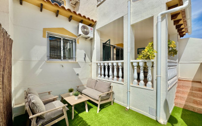 Herverkoop - Herenhuis -
Orihuela Costa - Costa Blanca