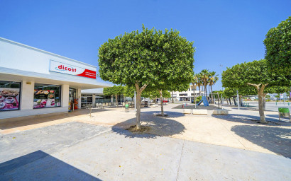 Herverkoop - Plat -
Entre Naranjos - Inland