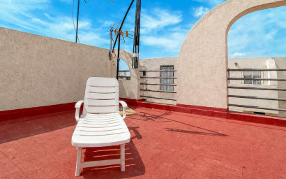 Herverkoop - Herenhuis -
Torrevieja - Costa Blanca