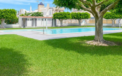 Herverkoop - Herenhuis -
Torrevieja - Costa Blanca
