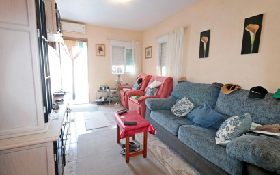 Herverkoop - Herenhuis -
Torrevieja - Torretas