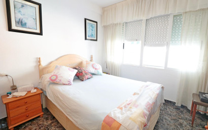 Herverkoop - Herenhuis -
Torrevieja - Torretas