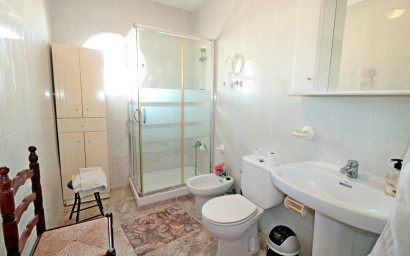 Herverkoop - Herenhuis -
Torrevieja - Torretas