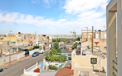 Herverkoop - Herenhuis -
Torrevieja - Torretas