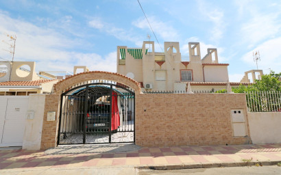 Herverkoop - Herenhuis -
Torrevieja - Torretas