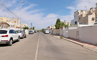 Herverkoop - Herenhuis -
Torrevieja - Torretas