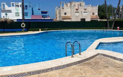 Herverkoop - Herenhuis -
Torrevieja - Torretas
