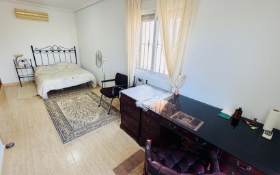 Revente - Villa -
Los Montesinos - La Herrada