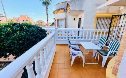 Revente - Villa -
Los Montesinos - La Herrada