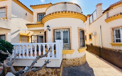 Revente - Villa -
Los Montesinos - La Herrada