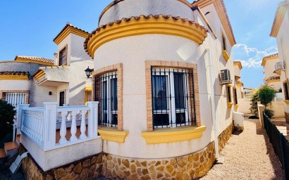 Revente - Villa -
Los Montesinos - La Herrada
