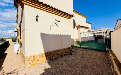 Revente - Villa -
Los Montesinos - La Herrada