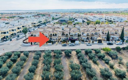 Revente - Villa -
Los Montesinos - La Herrada