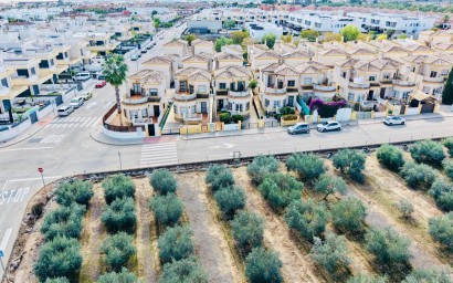 Revente - Villa -
Los Montesinos - La Herrada