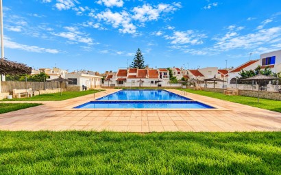 Revente - Maison mitoyenne -
Torrevieja - Costa Blanca