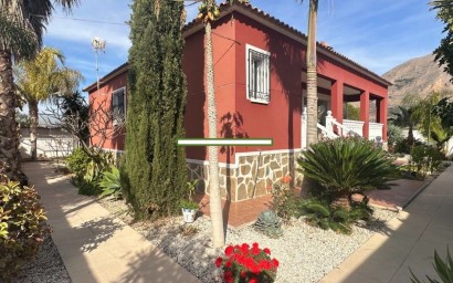 Resale - Villa -
Orihuela