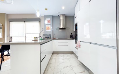 Resale - Villa -
Villamartín