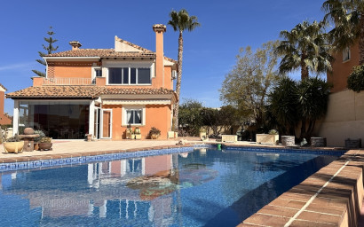 Resale - Villa -
HONDON DE LAS NIEVES