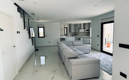 Revente - Villa -
Pinoso