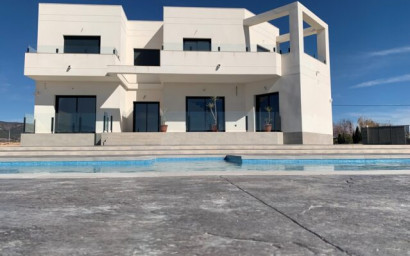 Revente - Villa -
Pinoso