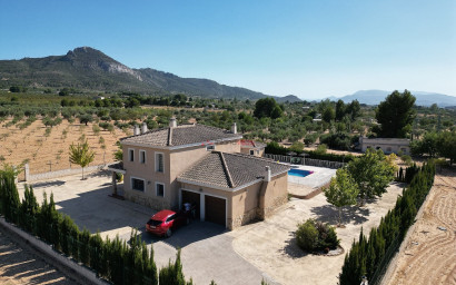 Resale - Villa -
Villena