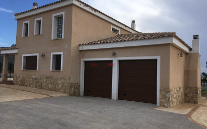 Revente - Villa -
Villena