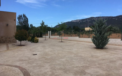 Revente - Villa -
Villena