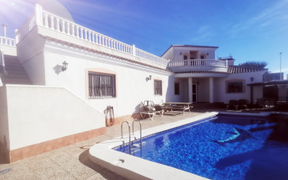 Resale - Villa -
Los Alcazares - Town