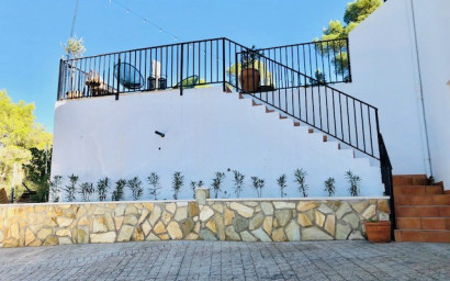 Resale - Villa -
Villena