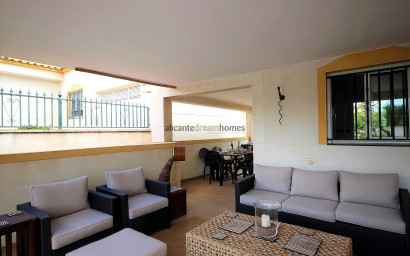 Resale - Villa -
Castalla