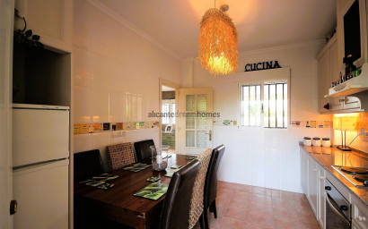 Resale - Villa -
Castalla