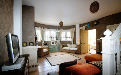 Resale - Villa -
Castalla