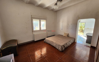 Resale - Villa -
Novelda