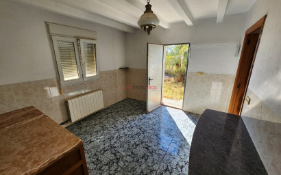 Resale - Villa -
Novelda