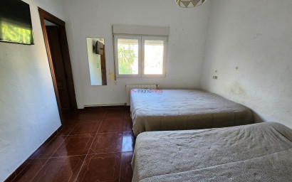 Resale - Villa -
Novelda